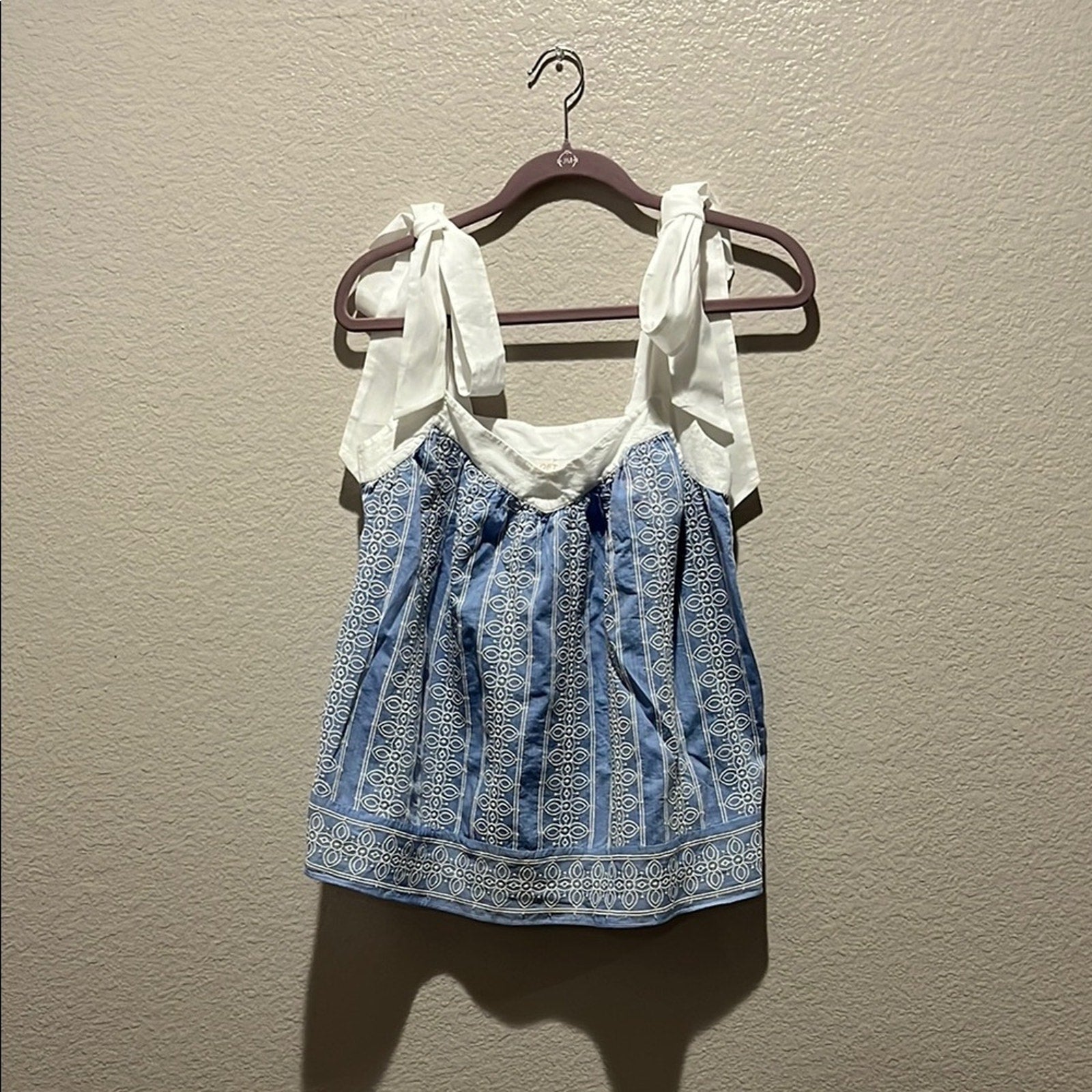 Ann Taylor Loft blouse with bows at shoulders. Blue and white Size Small summer