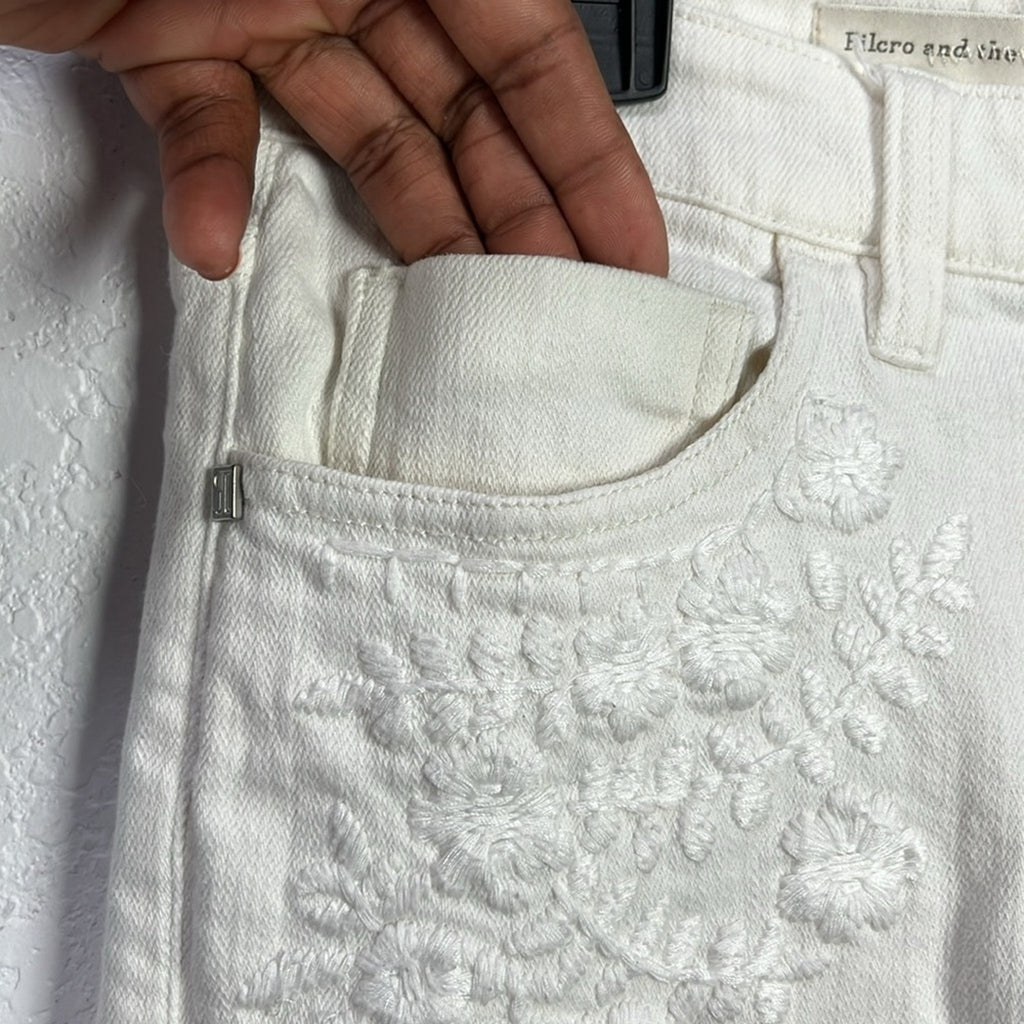 Antro Pilcro Womens Embroidered Floral Jeans Size 28 (Sz 6) Straight Leg ivory