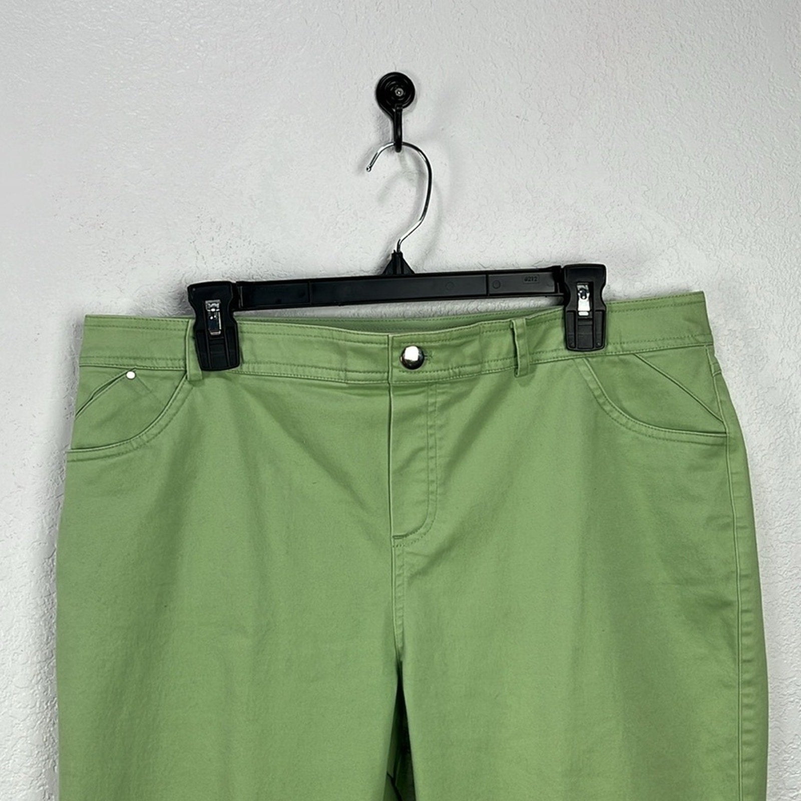 Crown & Ivy Women’s Light Green Trousers Slip On Sz 14 Career Office Core Chic