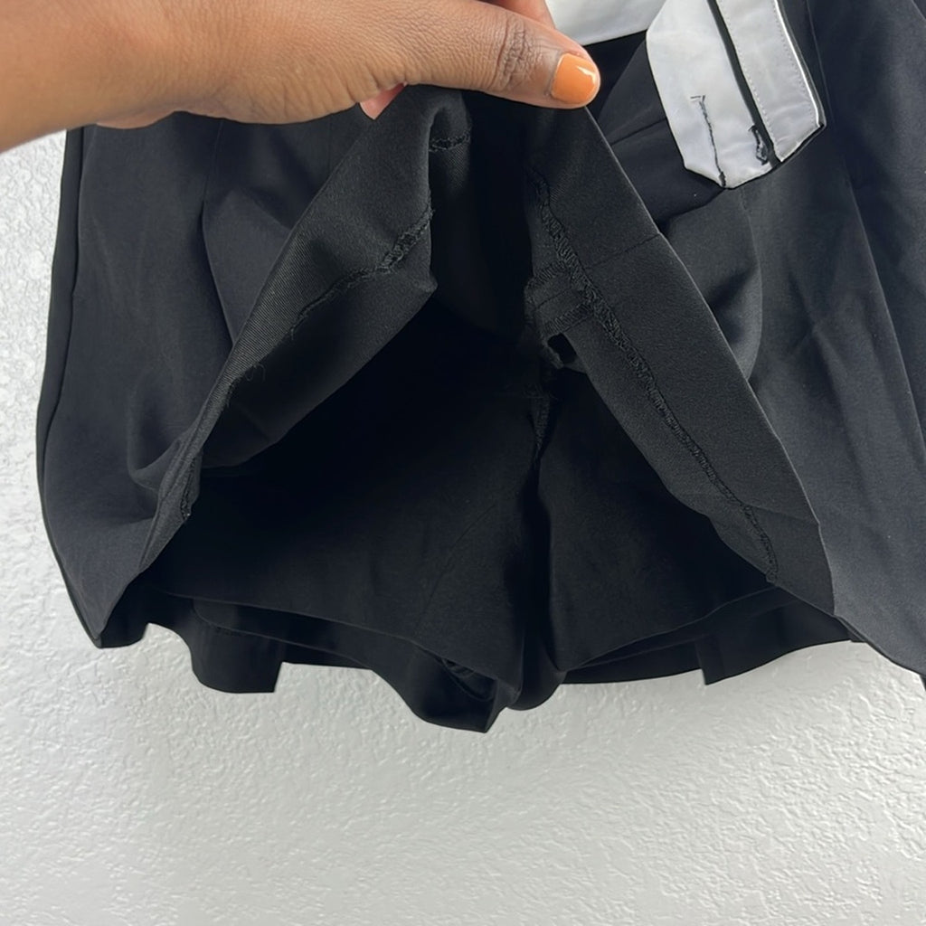 Dynamite Women’s Jules Pleated Mini Skort Elegant Black casual Street Wear Sz 4