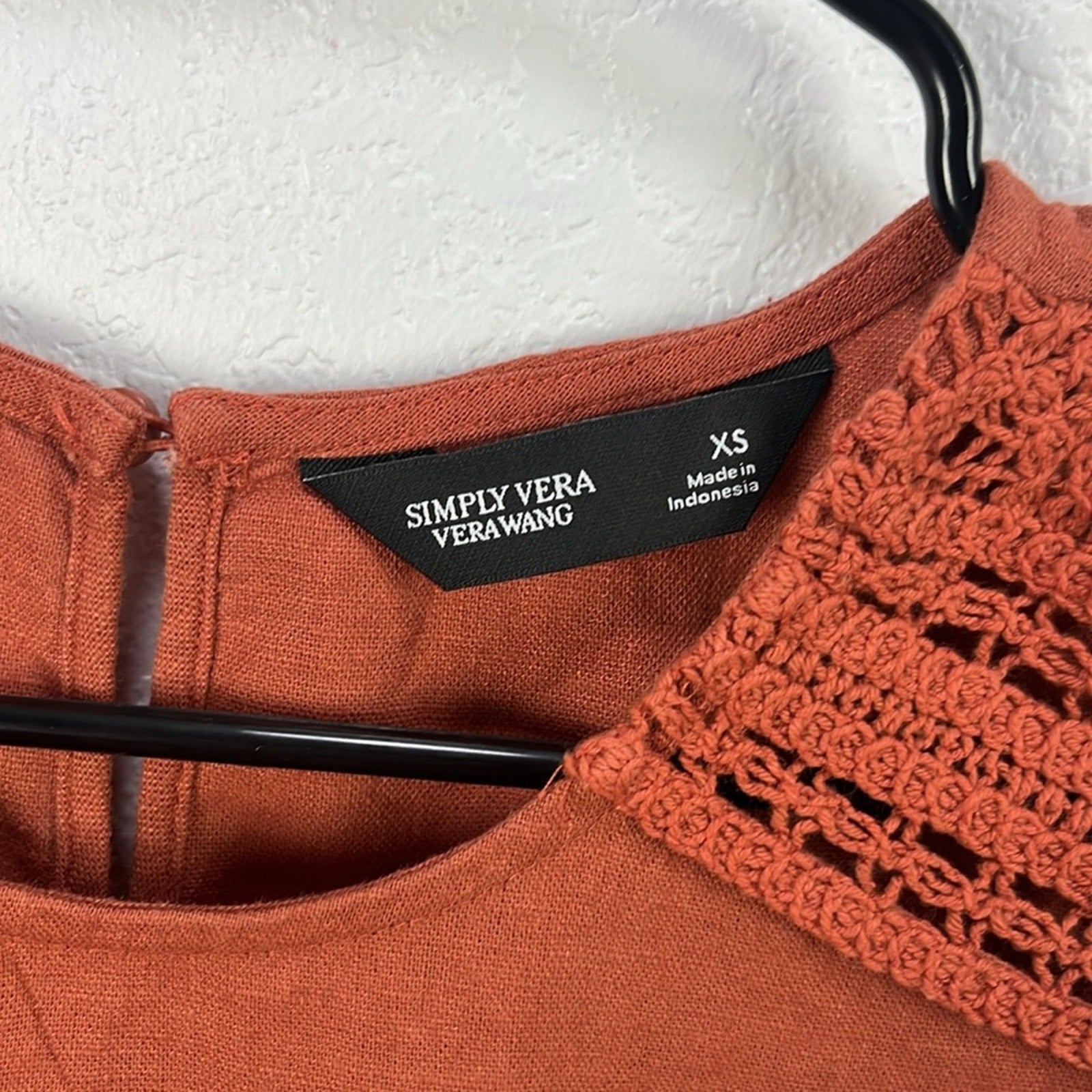 Simply Vera Vera Wang Women’s Brown Embellished Boxy Top crochet Bohemian Sz XS