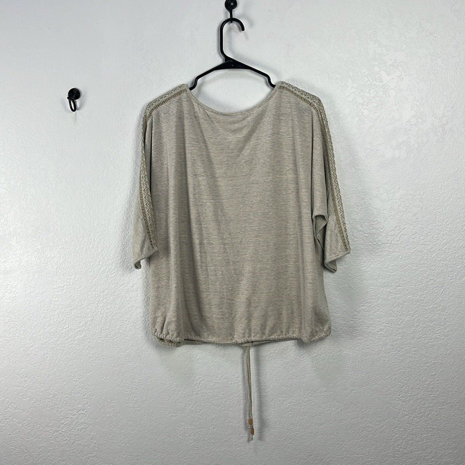 J Jill Linen Blend Top Beige Minimalist Crochet Sleeve Detail Boho Women’s Sz L