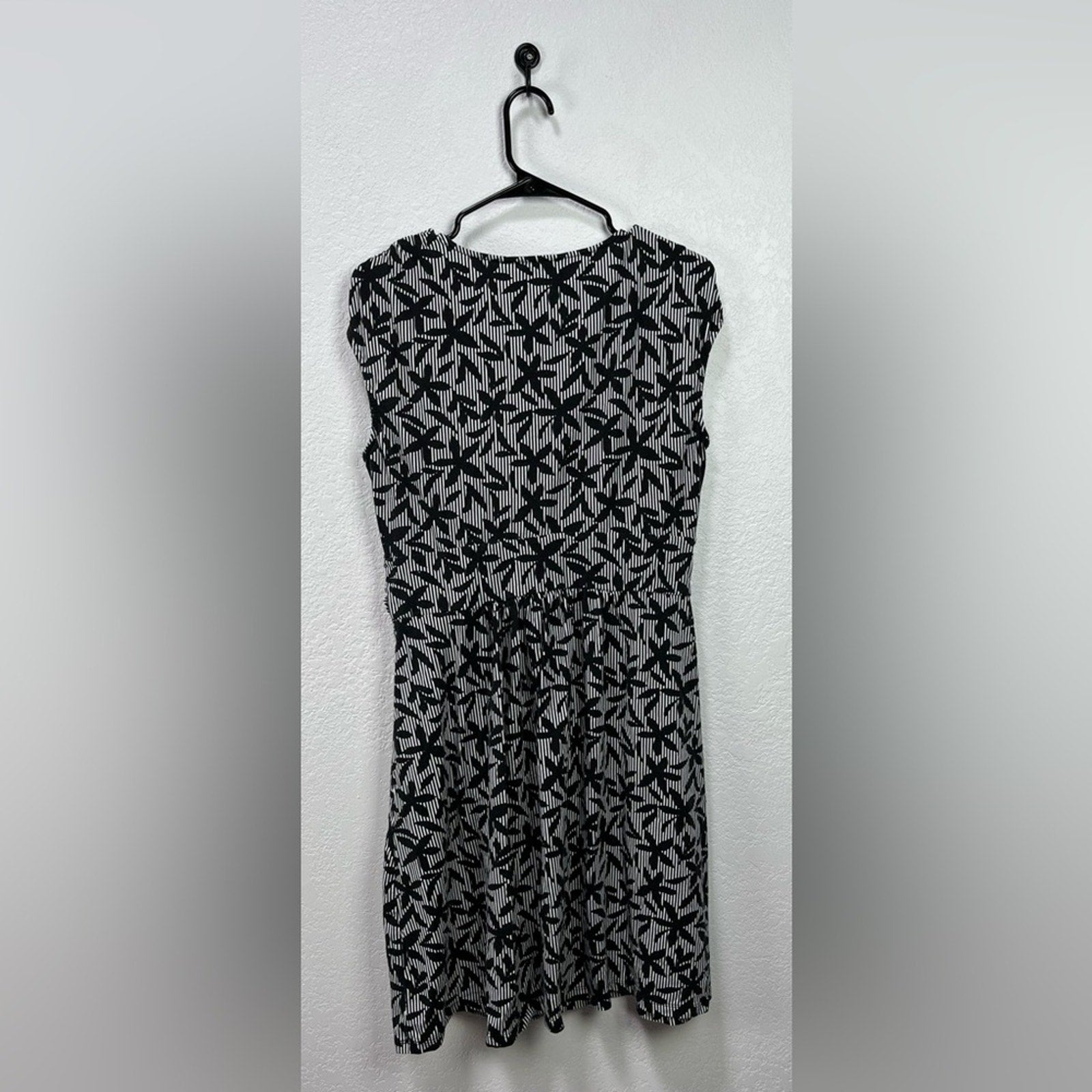 Lands End Dress Sz L(14-16) Black White Striped Floral Sleeveless Front Knot