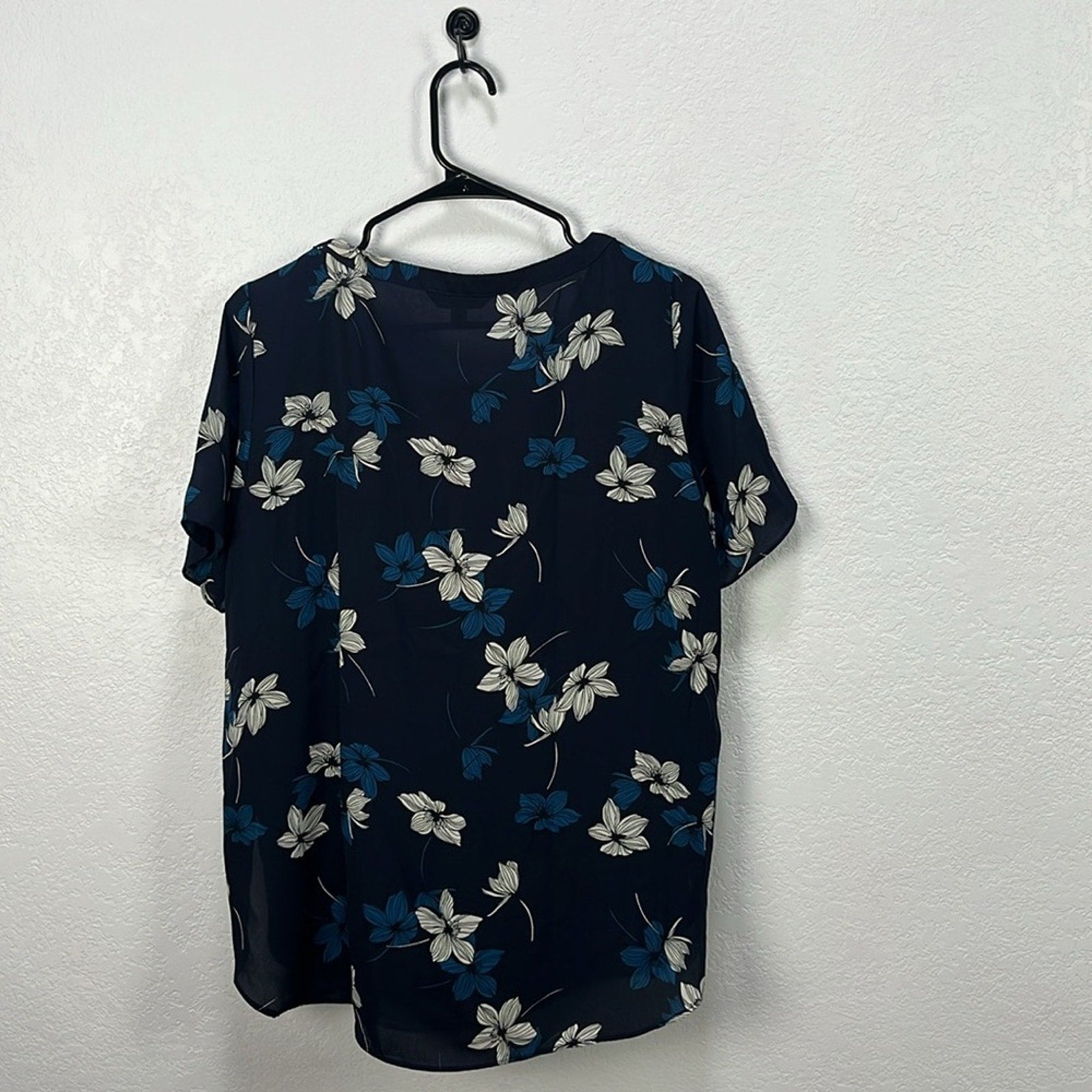 Banana Republic Women’s Blue Boxy Blouse Floral Print Short Sleeve Sz M Vacay
