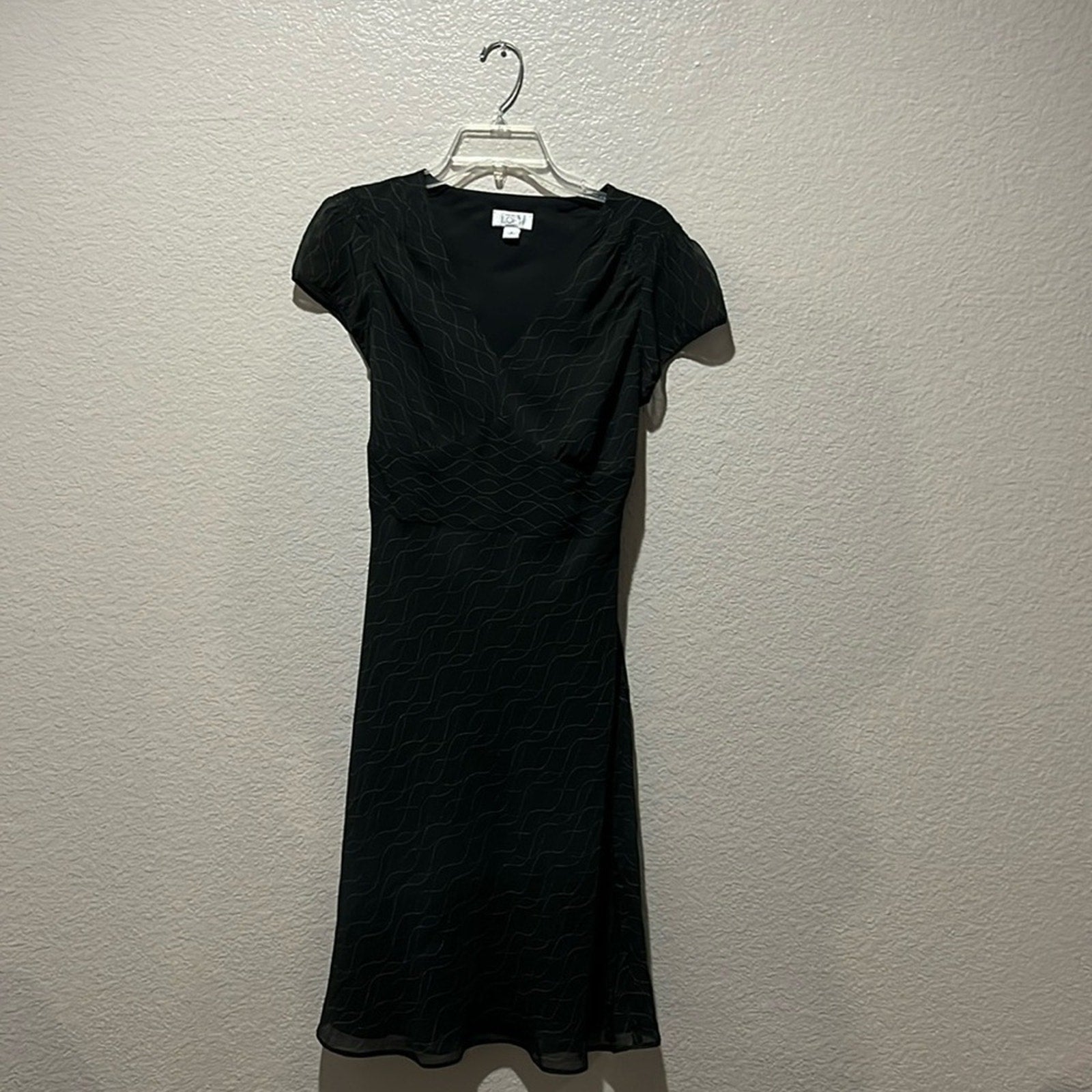 Ann Taylor LOFT Black Dress Midi Geometric Print Flowy with Belt Size 4