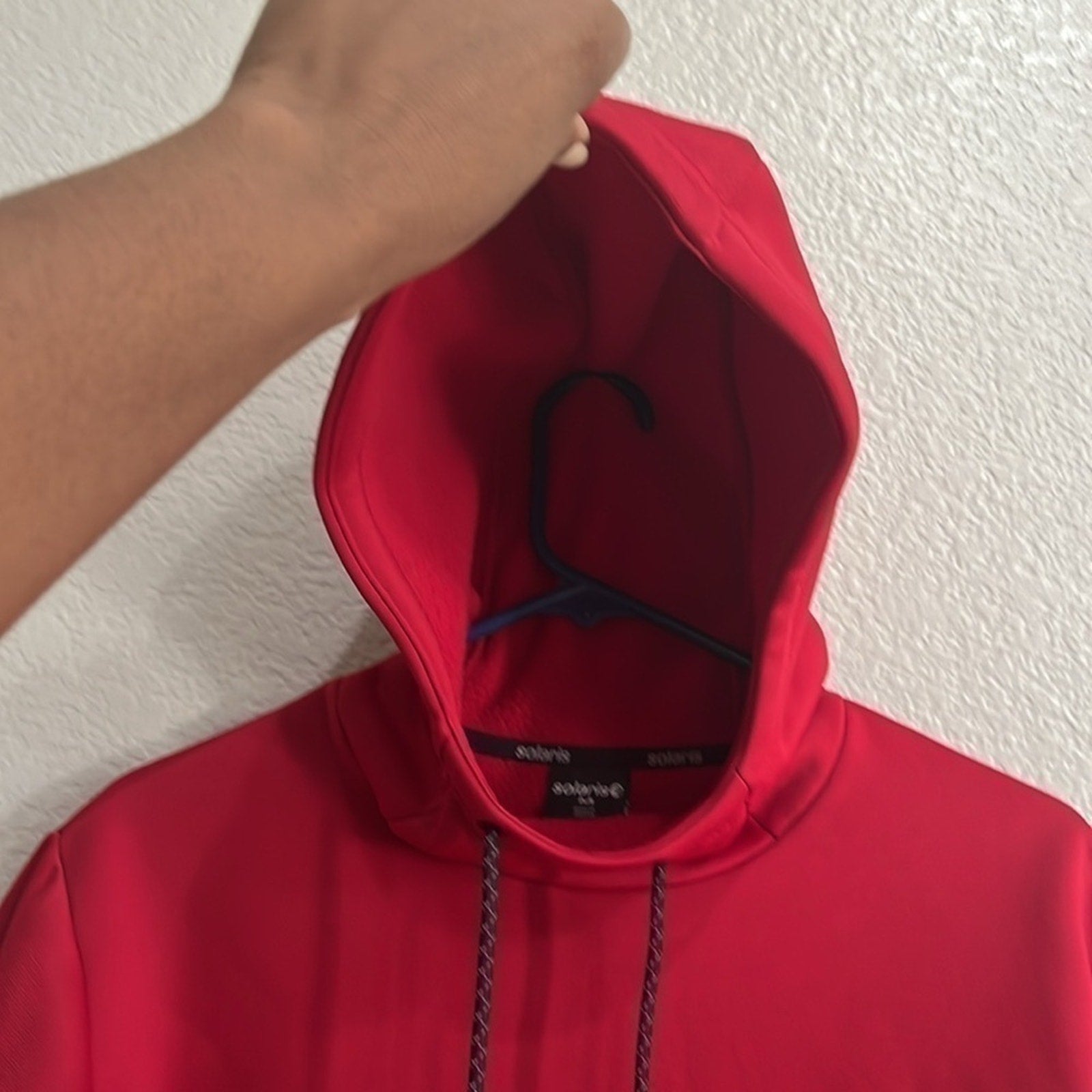 Solaris Men’s Pullover Red Hoodie Size M Slim Kangaroo pocket