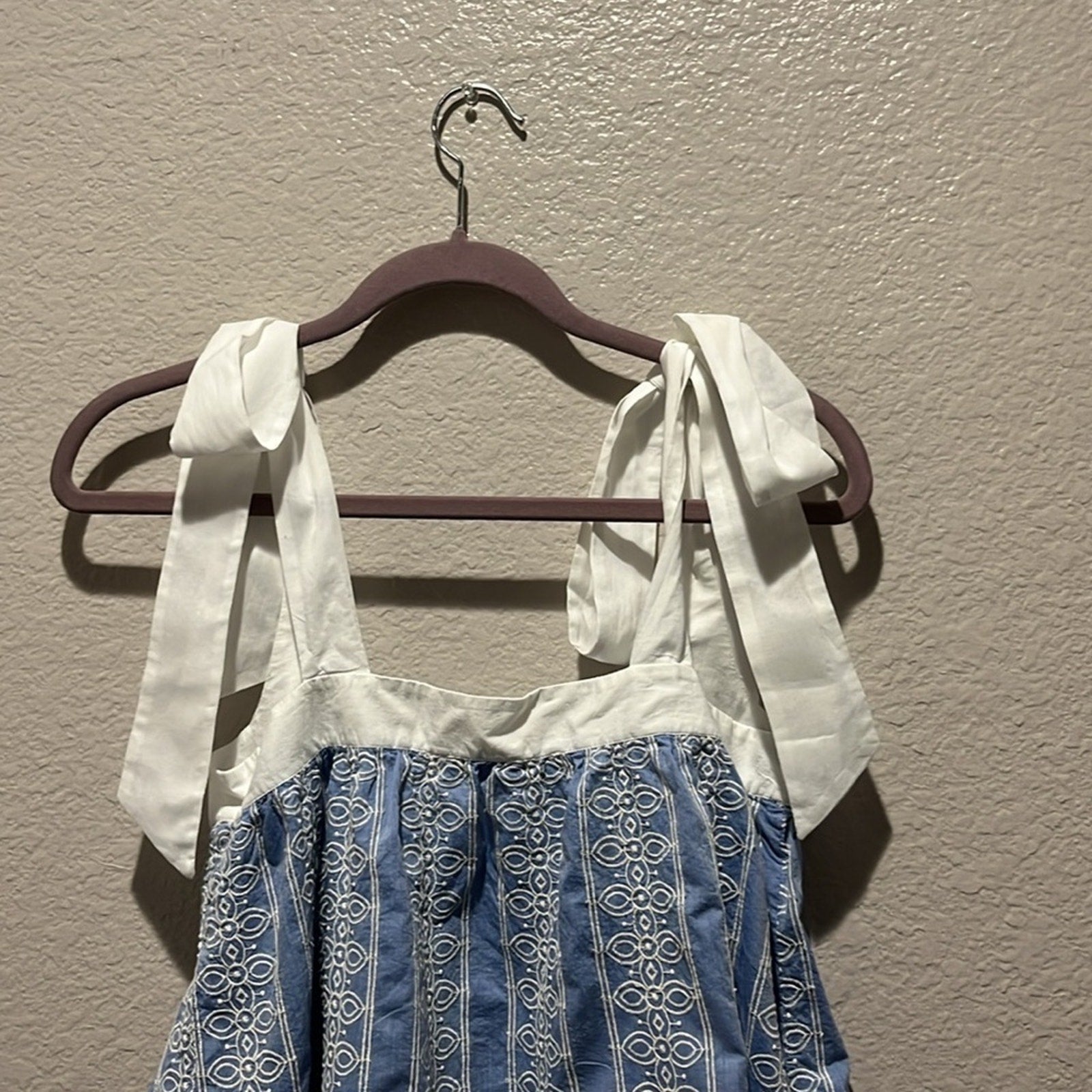 Ann Taylor Loft blouse with bows at shoulders. Blue and white Size Small summer