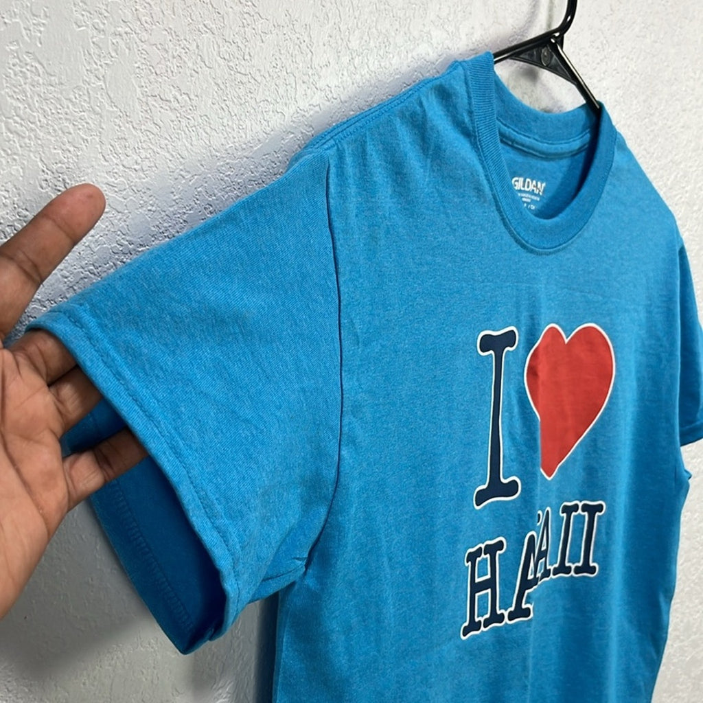 Gildan Blue T-Shirt with Red Heart 'Hawaii' Design Sz S Cotton Blend Casual