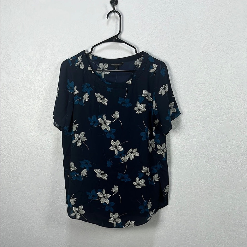 Banana Republic Women’s Blue Boxy Blouse Floral Print Short Sleeve Sz M Vacay