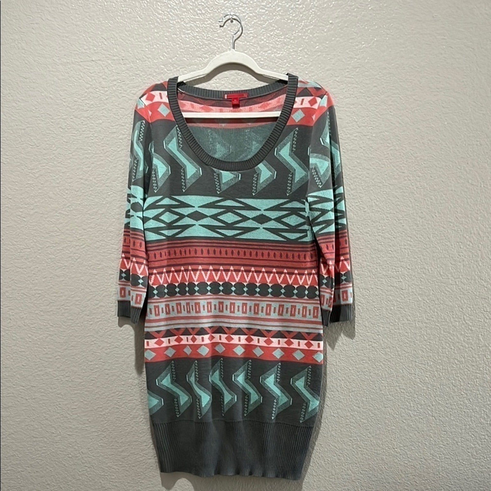 LIV Sweater Dress Size XL Gray Pink Geometric Abstract Print Straight Cut