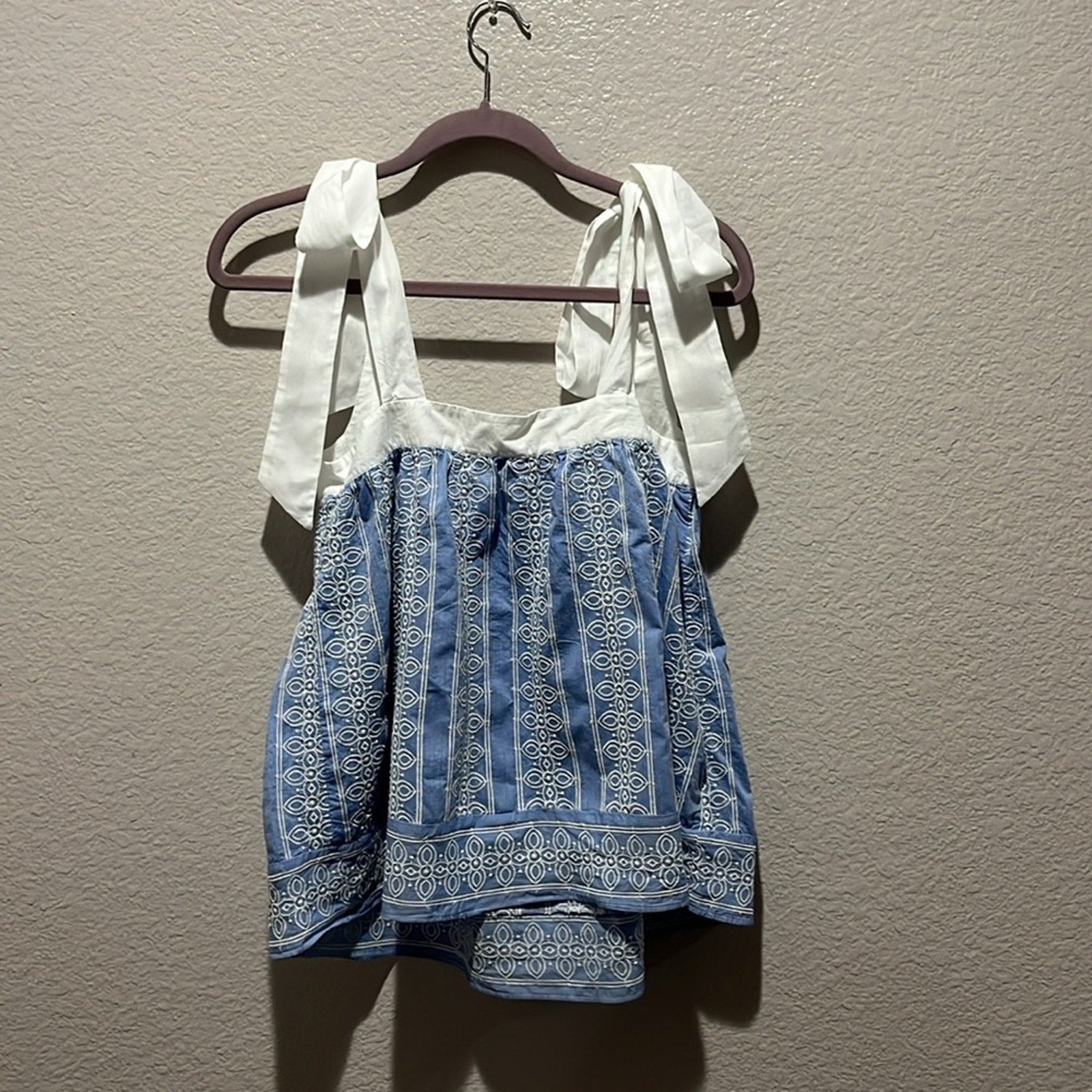 Ann Taylor Loft blouse with bows at shoulders. Blue and white Size Small summer
