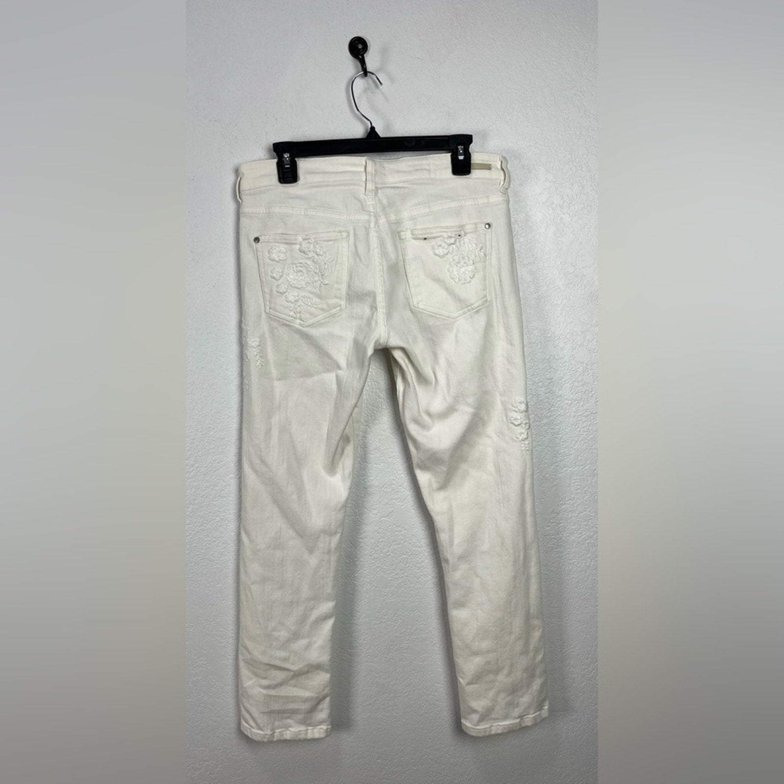 Antro Pilcro Womens Embroidered Floral Jeans Size 28 (Sz 6) Straight Leg ivory