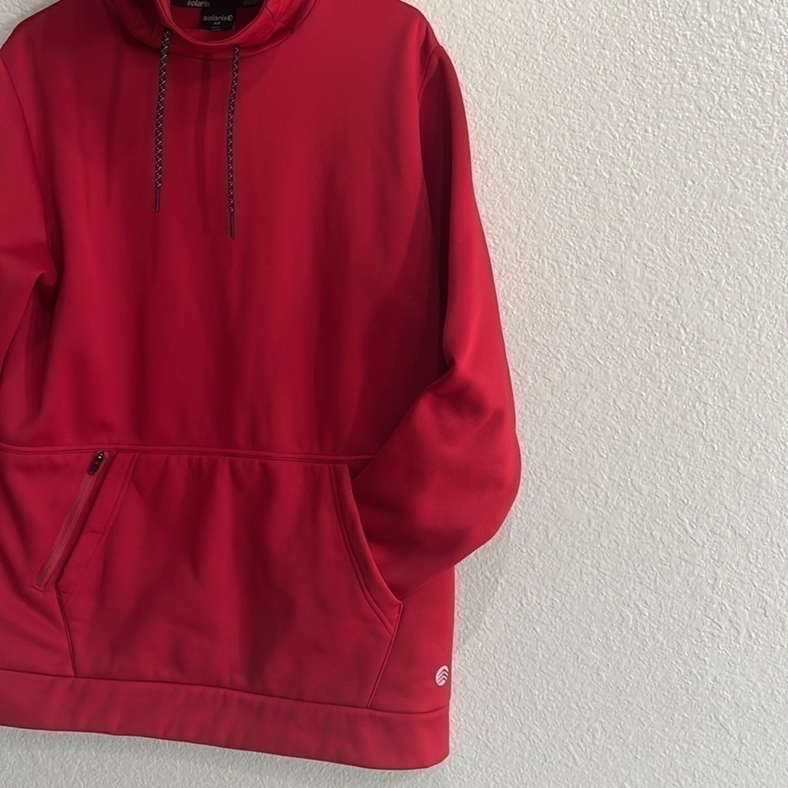Solaris Men’s Pullover Red Hoodie Size M Slim Kangaroo pocket