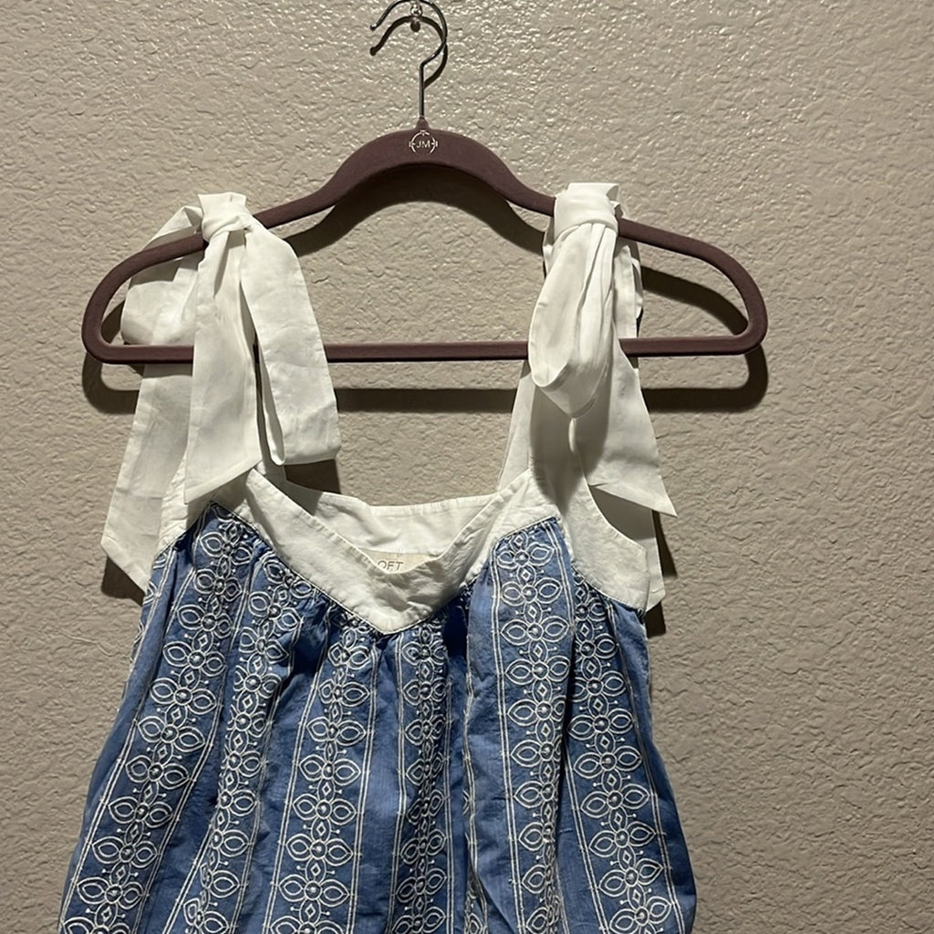 Ann Taylor Loft blouse with bows at shoulders. Blue and white Size Small summer