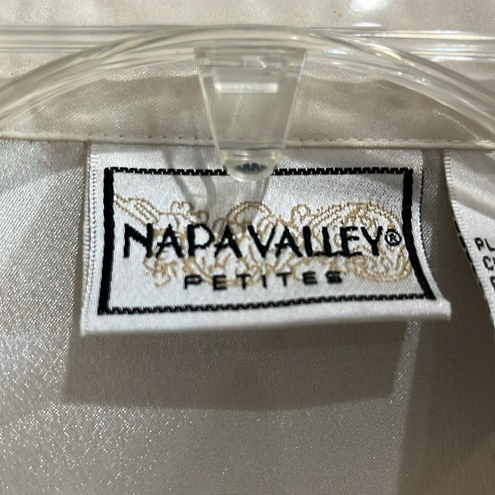 Napa Valley Petite Womens Chic Floral Embroidered Cream Shirt Sz 14P Vintage