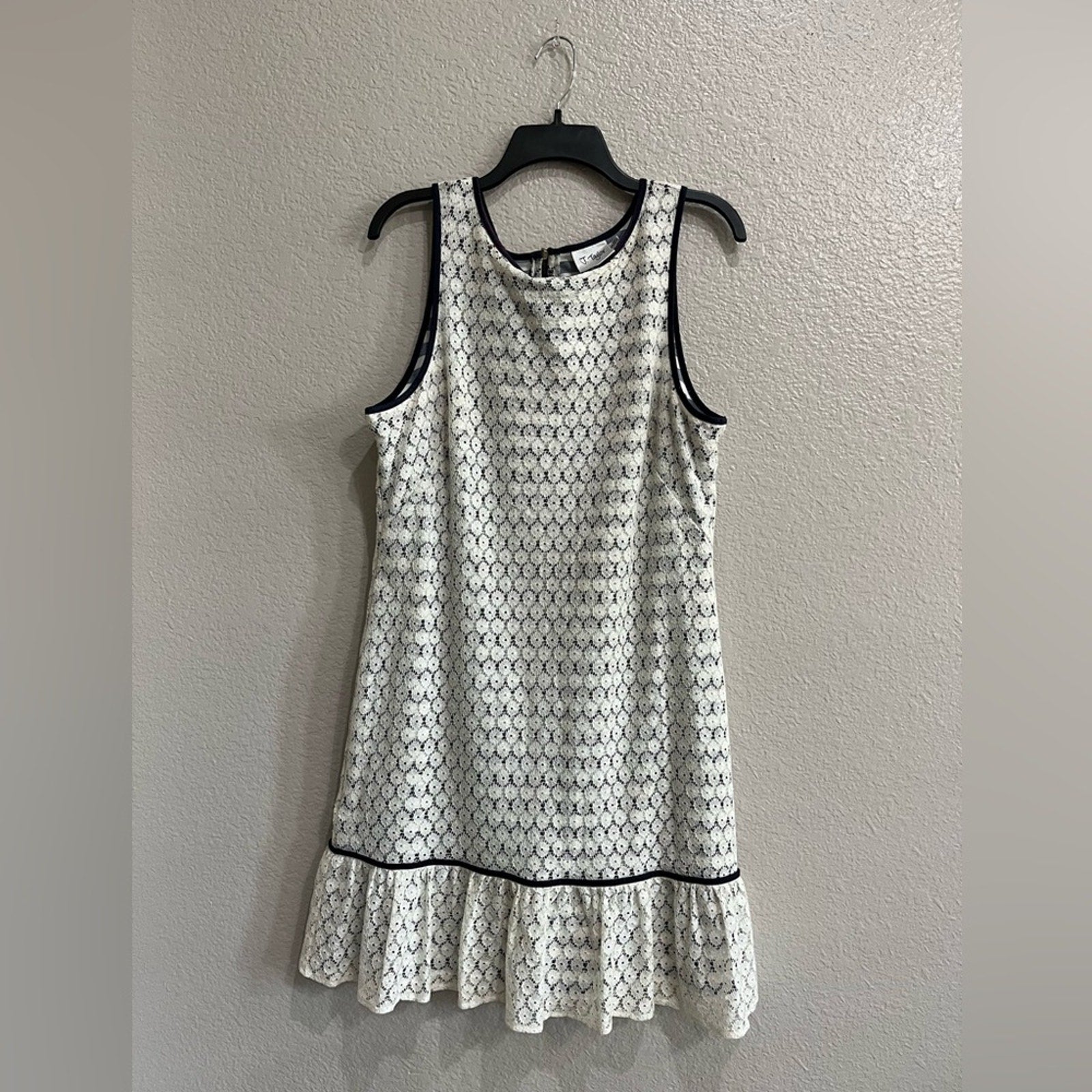 J. Taylor Navy Cream Striped Dress Sz 16 Lace Crochet Pleated Hem Nautical