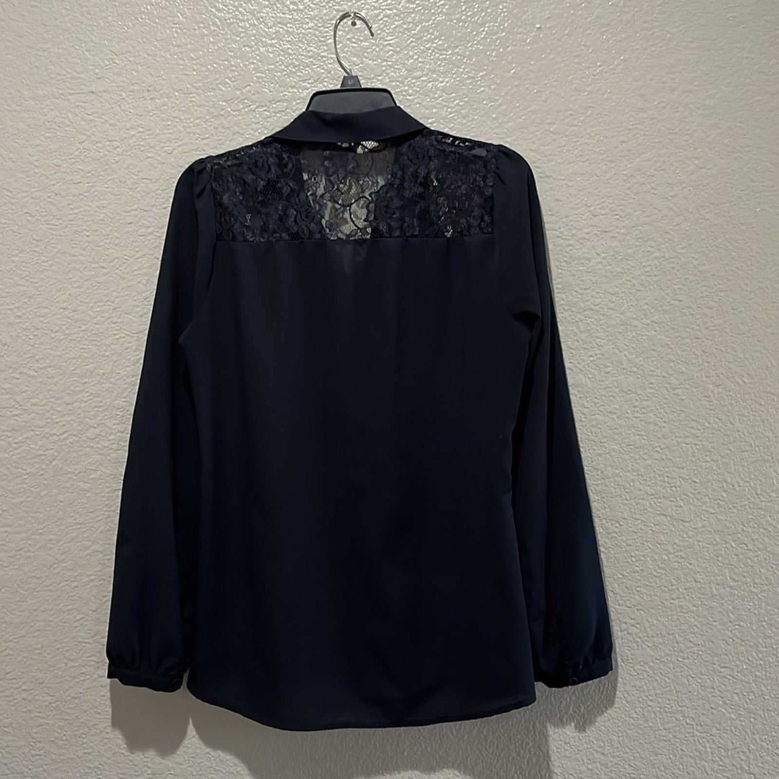 THE LIMITED BLOUSE LACE WOMENS POLY SIZE Medium NAVY BLUE  Business Casual