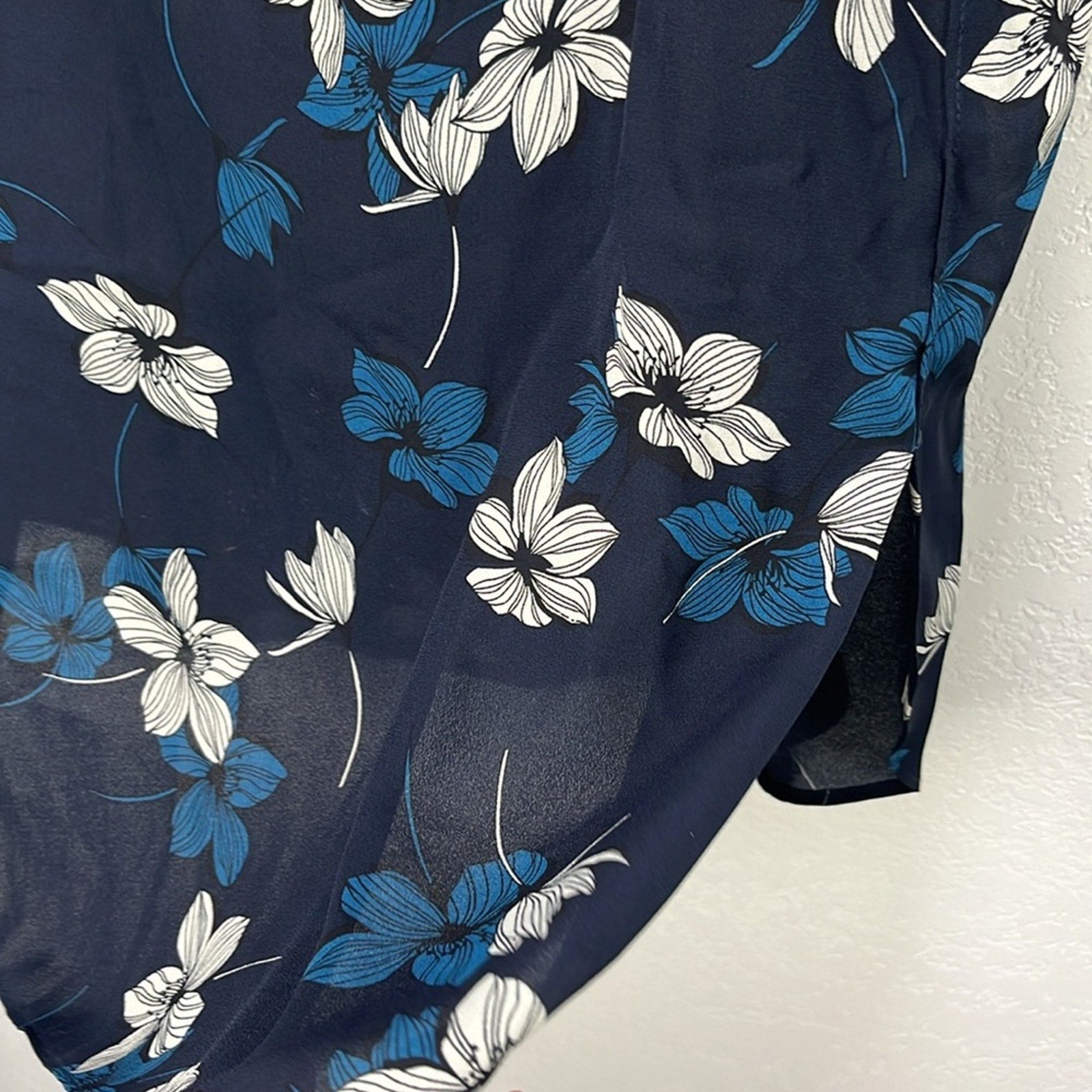 Banana Republic Women’s Blue Boxy Blouse Floral Print Short Sleeve Sz M Vacay