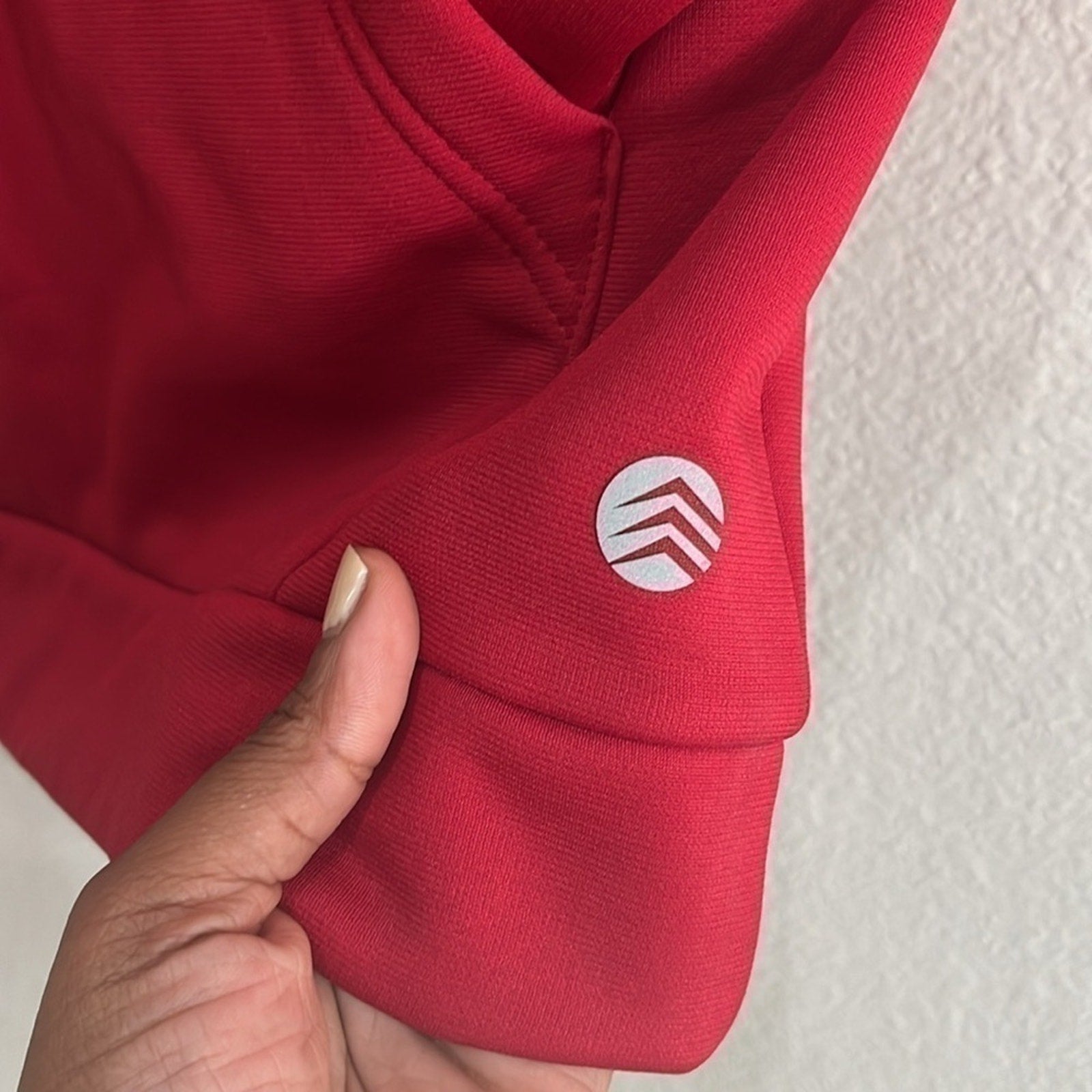 Solaris Men’s Pullover Red Hoodie Size M Slim Kangaroo pocket