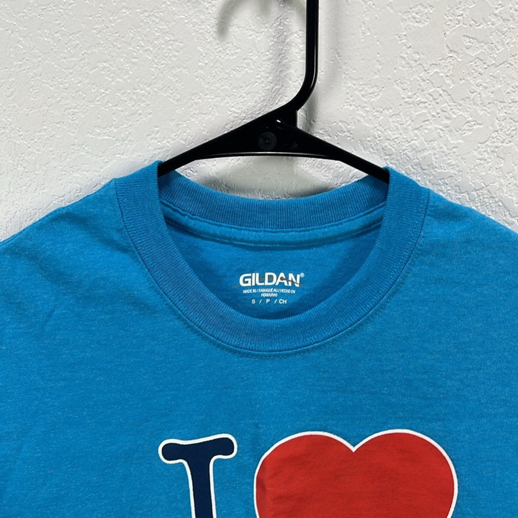 Gildan Blue T-Shirt with Red Heart 'Hawaii' Design Sz S Cotton Blend Casual