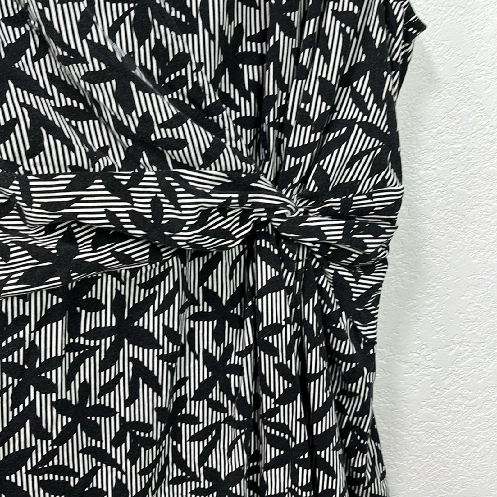 Lands End Dress Sz L(14-16) Black White Striped Floral Sleeveless Front Knot